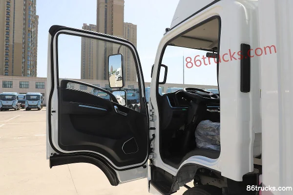 Yutong T3 Medium Body Hydraulic Brake 4.2m Single Row Electric Van Light Truck Shenlan 100.103kWh 4X2(6 wheels) Cab (1) | 86Trucks