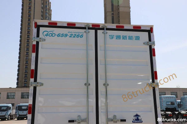 Yutong T3 Medium Body Hydraulic Brake 4.2m Single Row Electric Van Light Truck Shenlan 100.103kWh 4X2(6 wheels) (3) | 86Trucks