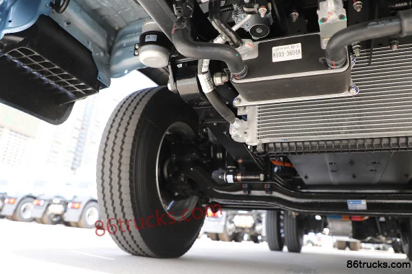 Yutong T5 Standard Edition Mid-body Air Brake 4.2m Single Row Pure Electric Van Light Truck Shenlan 155.332kWh 4X2(6 wheels) Chassis (2) | 8