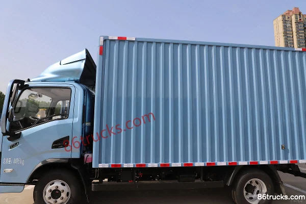 Yutong T5 Standard Edition Mid-body Air Brake 4.2m Single Row Pure Electric Van Light Truck Shenlan 155.332kWh 4X2(6 wheels) (1) | 86Trucks