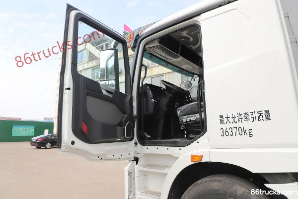 XCMG Hanfeng XG2 Version Composite 6X4(10 roues) Toit Plat Électrique Pur à Échange de Batterie Tracteur Routier CATL 600.93kWh Cabine (1)