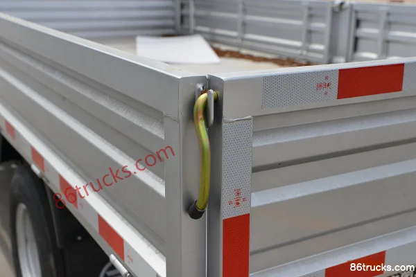 FAW Jiefang Hu 6G Medium Body 140hp 4X2(6 wheels) 4.2m single-row flatbed light truck (3) | 86Trucks