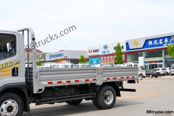 FAW Jiefang Hu 6G Medium Body 140hp 4X2(6 wheels) 4.2m single-row flatbed light truck (1) | 86Trucks