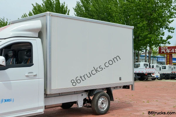 Dongfeng T7 1.6L Gasoline 122 hp 4X2(6 wheels) Dongan 5-speed Hydraulic Brake 3.05m Single-row Van Mini Truck Body (2) | 86Trucks