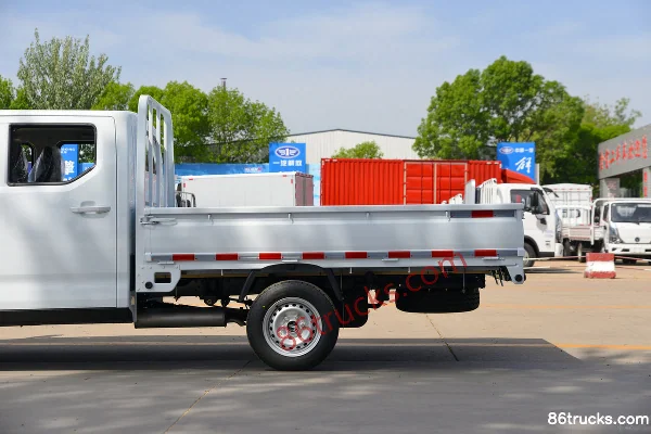 FAW Jiefang 1.6L Gasoline 122 hp 4X2(6 wheels) 5-Speed 2.71m Double Row Flatbed Mini Truck (Single Rear Tire) Body (2) | 86Trucks
