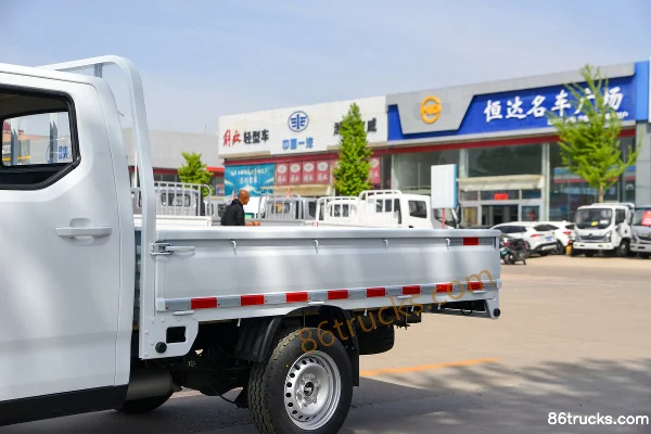 FAW Jiefang 1.6L Gasoline 122 hp 4X2(6 wheels) 5-Speed 2.71m Double Row Flatbed Mini Truck (Single Rear Tire) Body (1) | 86Trucks