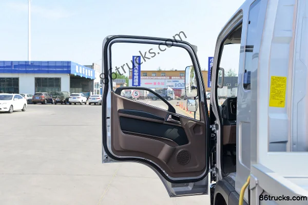 FAW Jiefang New Zhaocaihu Pro 2.5L Diesel 150 hp 4X2(6 wheels) 5-Speed Air Brake 3.82m Semi-Row Flatbed Light Truck Cab (1) | 86Trucks