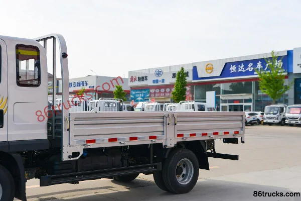 FAW Jiefang New Zhaocaihu Pro 2.5L Diesel 150 hp 4X2(6 wheels) 5-Speed Air Brake 3.82m Semi-Row Flatbed Light Truck Body (1) | 86Trucks