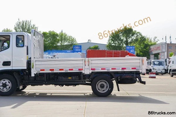 Foton ATV 2.5L diesel 158hp 4X2(6 wheels) WLY 6-speed 3.83m semi-row flatbed light truck Body (3) | 86Trucks
