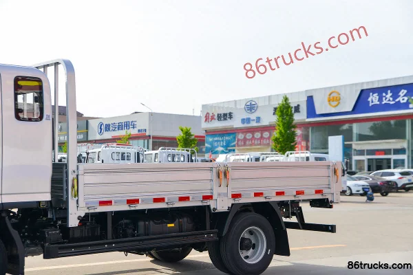 Foton ATV 2.5L diesel 158hp 4X2(6 wheels) WLY 6-speed 3.83m semi-row flatbed light truck Body (1) | 86Trucks