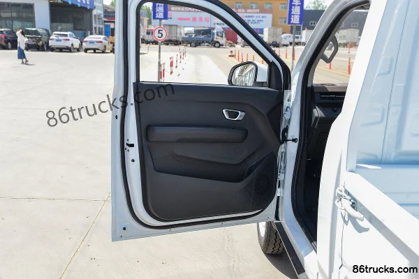 FAW Jiefang 1.6L Gasoline 122 hp 4X2(6 wheels) 5-Speed 3.47m Single Row Flatbed Mini Truck Cab (2) | 86Trucks
