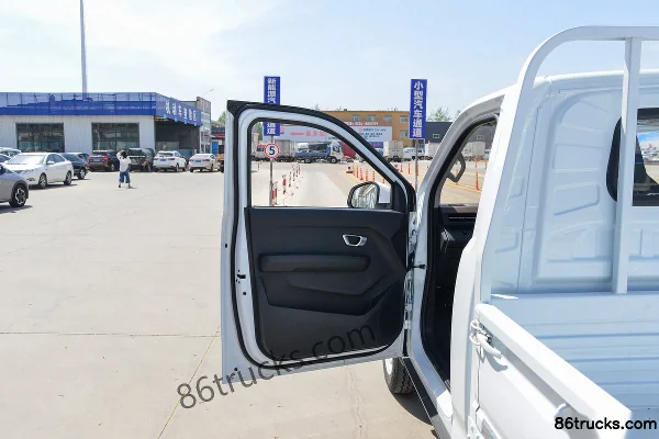 FAW Jiefang 1.6L Gasoline 122 hp 4X2(6 wheels) 5-Speed 3.47m Single Row Flatbed Mini Truck Cab (1) | 86Trucks