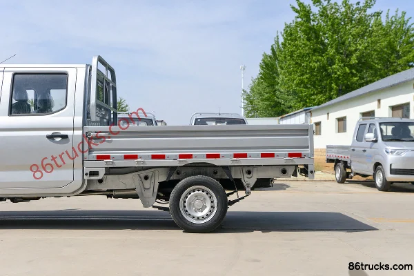 Dongfeng Chuangfu Niuka 2026 Comfort Edition 1.6L Gasoline 122 hp 4X2(6 wheels) 2.545m Double Row Flatbed Mini Truck Body (2) | 86Trucks