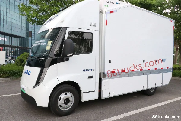 JAC Kunpeng ET9 Flagship Edition 4X2(6 wheels) 4.055m Single Row Pure Electric Refrigerated Truck CATL 120.27kWh Exterior (2) | 86Trucks