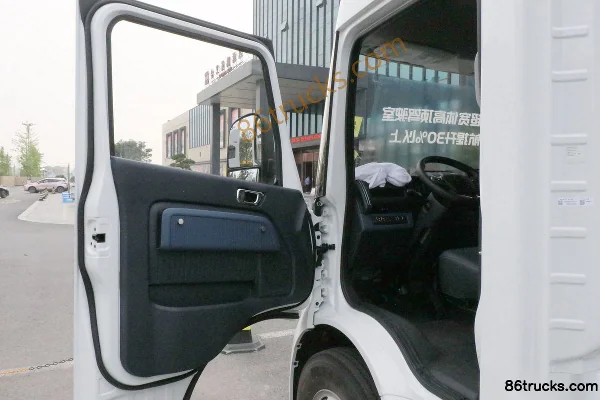 JAC Kunpeng ET9 Flagship Edition 4X2(6 wheels) 4.055m Single Row Pure Electric Refrigerated Truck CATL 120.27kWh Cab (1) | 86Trucks