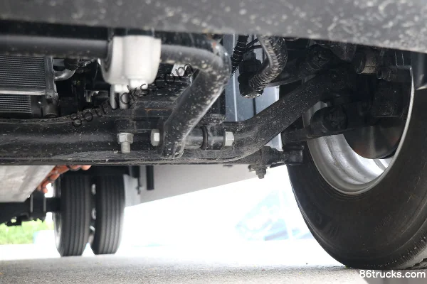 JAC Kunpeng ET9 Flagship Edition 4X2(6 wheels) 4.055m Single Row Pure Electric Refrigerated Truck CATL 120.27kWh Chassis (3) | 86Trucks
