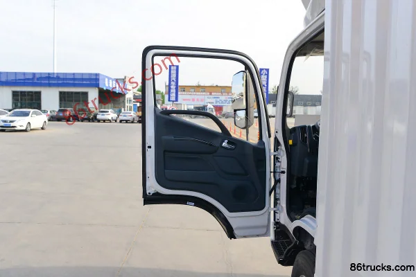 Foton New Jieyun Youth Edition 2.5L Diesel 150hp 4X2(6 wheels) WLY 5-Speed 4.14m Single Row Van Light Truck Cab (1) | 86Trucks