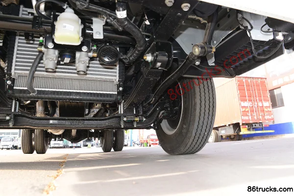 Foton New Jieyun Youth Edition 2.5L Diesel 150hp 4X2(6 wheels) WLY 5-Speed 4.14m Single Row Van Light Truck Chassis (3) | 86Trucks