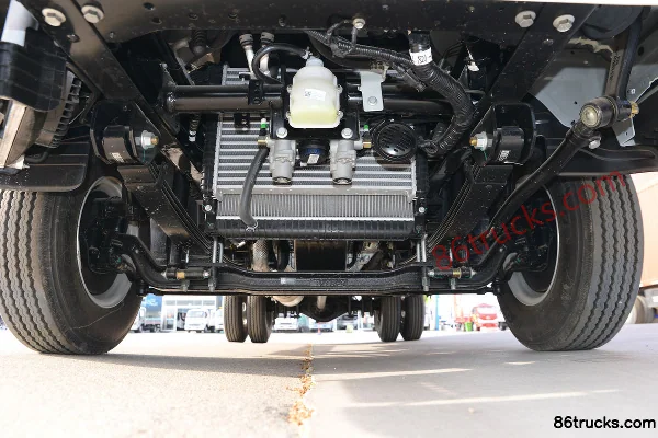 Foton New Jieyun Youth Edition 2.5L Diesel 150hp 4X2(6 wheels) WLY 5-Speed 4.14m Single Row Van Light Truck Chassis (1) | 86Trucks