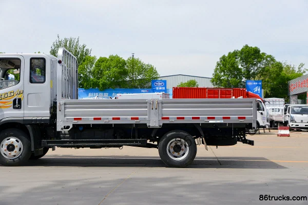 FAW Jiefang Tiger 6G Wide Body 160 hp 4X2(6 wheels) 3.82m Semi-row Stake Truck (Fast Gear 8-speed) (2) | 86Trucks