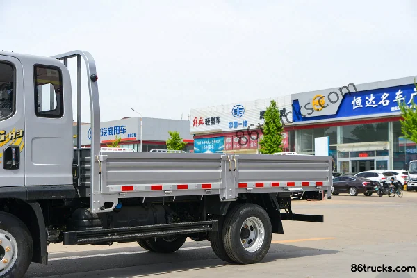 FAW Jiefang Tiger 6G Wide Body 160 hp 4X2(6 wheels) 3.82m Semi-row Stake Truck (Fast Gear 8-speed) (1) | 86Trucks
