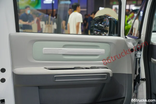 SAIC MAXUS Dana M1 2026 model high roof 7-seat pure electric light bus Cab (3) | 86Trucks