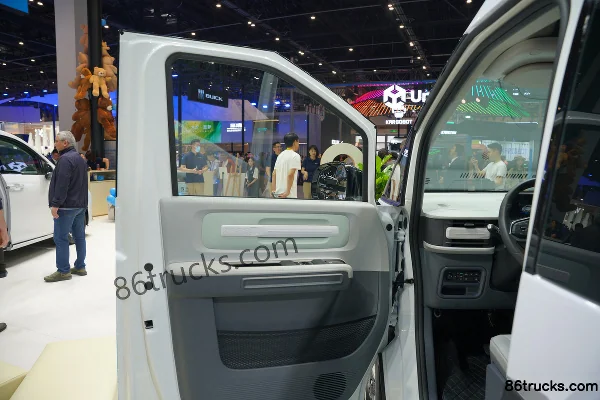 SAIC MAXUS Dana M1 2026 model high roof 7-seat pure electric light bus Cab (1) | 86Trucks
