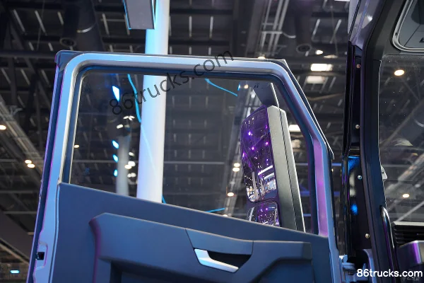 GAC Leader T9 6X4(10 wheels) pure electric tractor truck CALB 400kWh Cab (2) | 86Trucks