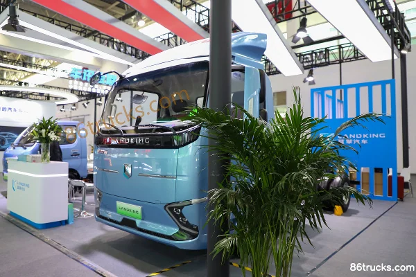 BluePower·Yue EH Pro Wide Body Air Brake 4.18m Single Row Pure Electric Box Light Truck BYD 131.98kWh 4X2(6 roues) Extérieur (3) | 86Trucks