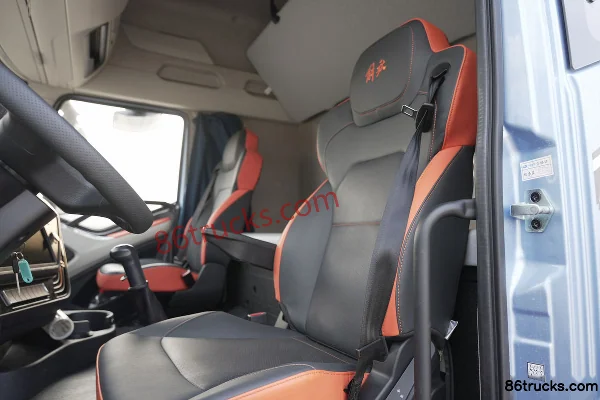 FAW Jiefang J6V Pilot Edition 380 hp 4X2(6 wheels) 10-speed 6.8m refrigerated truck Cab (1) | 86Trucks