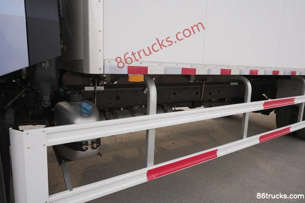 FAW Jiefang J6V Pilot Edition 380 hp 4X2(6 wheels) 10-speed 6.8m refrigerated truck Chassis (2) | 86Trucks