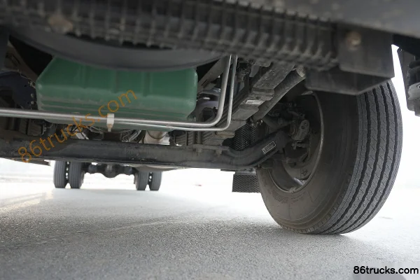 FAW Jiefang J6V Elite Edition 7.8L Diesel 320 hp 4X2(6 wheels) FAW Jiefang 8-Speed 9.6m Van Cargo Truck Chassis (3) | 86Trucks