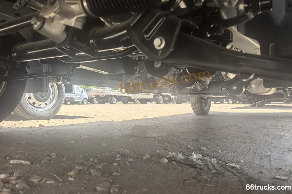 Foton Xiangling Q Split Luxury 1.6L 120 hp 4X2(6 wheels) gasoline 2.5m double-row flatbed mini truck Chassis (2) | 86Trucks