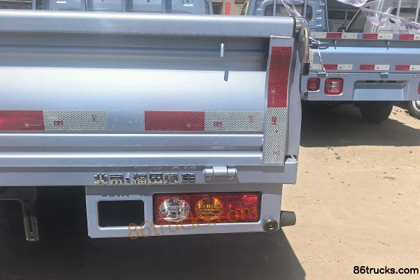 Foton Xiangling Q Split Luxury 1.6L 120 hp 4X2(6 wheels) gasoline 2.5m double-row flatbed mini truck Body (2) | 86Trucks