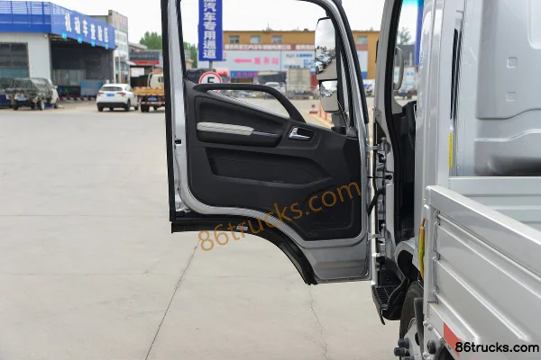 Foton ATV 2.5L Diesel 158 hp 4X2(6 wheels) WLY 6-Speed 4.17m Single Row Flatbed Light Truck Cab (2) | 86Trucks