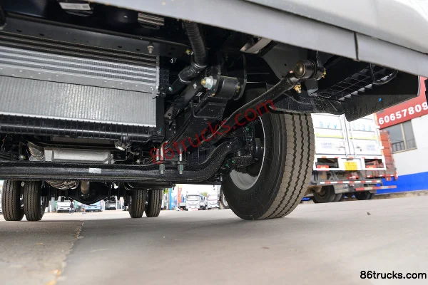 Foton ATV 2.5L Diesel 158 hp 4X2(6 wheels) WLY 6-Speed 4.17m Single Row Flatbed Light Truck Chassis (3) | 86Trucks