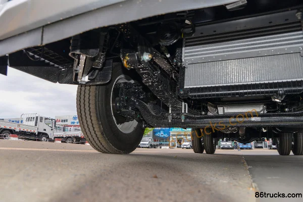 Foton ATV 2.5L Diesel 158 hp 4X2(6 wheels) WLY 6-Speed 4.17m Single Row Flatbed Light Truck Chassis (2) | 86Trucks