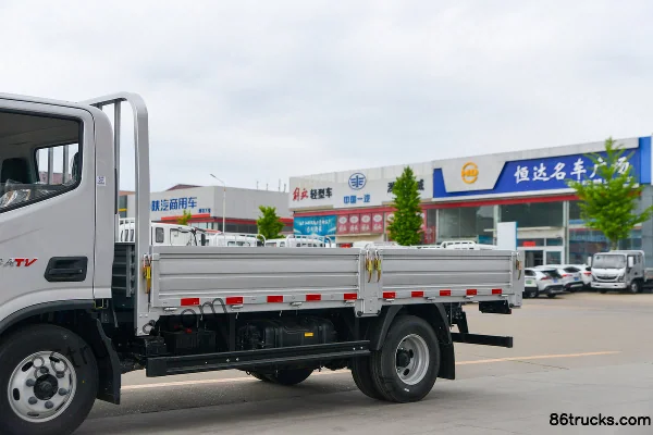 Foton ATV 2.5L Diesel 158 hp 4X2(6 wheels) WLY 6-Speed 4.17m Single Row Flatbed Light Truck Body (2) | 86Trucks