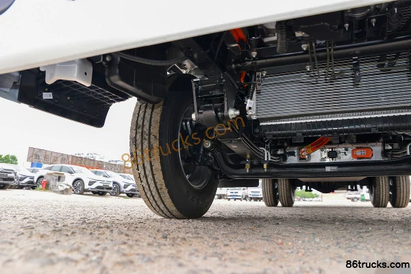 Shidai Linghang M5 4.19m Single Row Pure Electric Stake Truck CATL 100.96kWh 4X2(6 wheels) Chassis (2) | 86Trucks