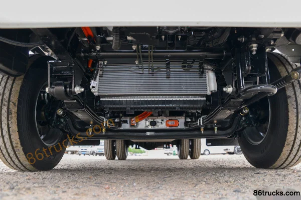 Shidai Linghang M5 4.19m Single Row Pure Electric Stake Truck CATL 100.96kWh 4X2(6 wheels) Chassis (1) | 86Trucks