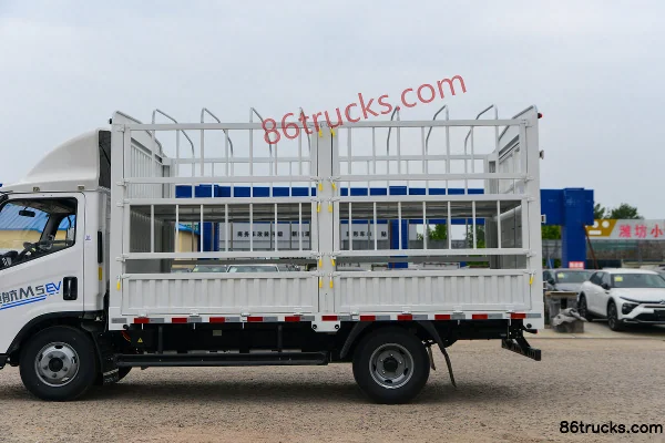 Shidai Linghang M5 4.19m Single Row Pure Electric Stake Truck CATL 100.96kWh 4X2(6 wheels) Body (1) | 86Trucks
