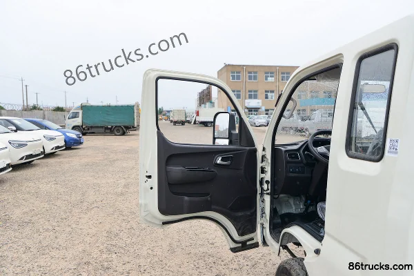 FotonM2 3.8m Row Half Pure Electric Flatbed Micro Truck AiYiKe 71.63kWh 4X2(6 wheels) Cab (1) | 86Trucks