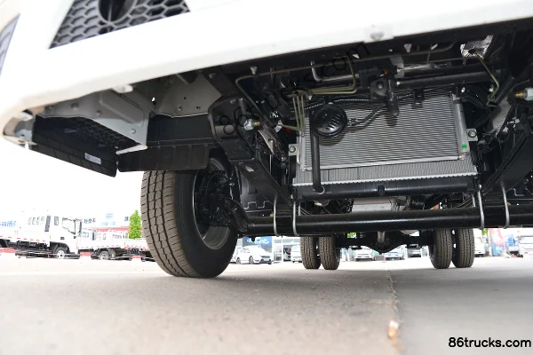 Foton V Card 2.3L Diesel 142hp 4X2(6 wheels) WLY 5-Speed 3.89m Extended Cab Van Truck Chassis (2) | 86Trucks