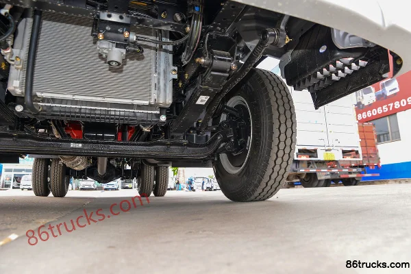 FAW Jiefang New Zhaocaihu Pro 2.5L Diesel 150hp 4X2(6 wheels) WLY 5-speed 4.16m Single Row Van Truck Chassis (3) | 86Trucks