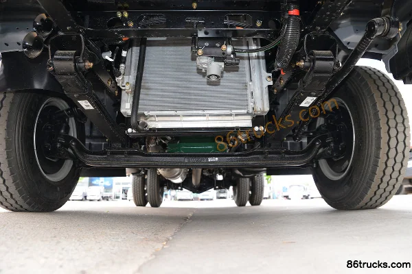 FAW Jiefang Lingtu 180hp 4X2(6 wheels) 5.2m single-row flatbed cargo truck (Fast Gear 8-speed) Chassis (1) | 86Trucks