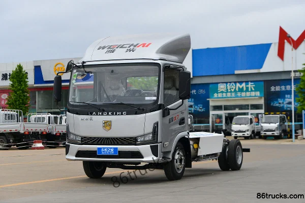 Lanqing·Long X7 2.5L Diesel 185hp 4X2(6 wheels) Fast Gear 8-Speed 3.85m Half-Cab Stake Truck Exterior (3) | 86Trucks