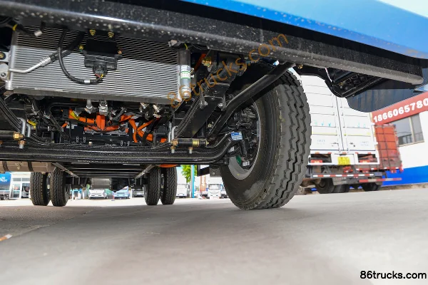 Blue Engine Yue EN Wide Body 4.18m Single Row Pure Electric Cargo Light Truck FinDreams 96.2kWh 4X2(6 wheels) Chassis (3) | 86Trucks