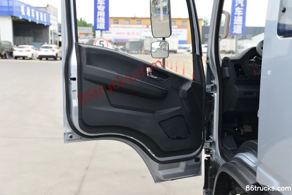 SHACMAN Commercial Vehicle Delong G200 170hp 4X2(6 wheels) 3.82m Semi-Forward Flatbed Light Truck Cab (2) | 86Trucks