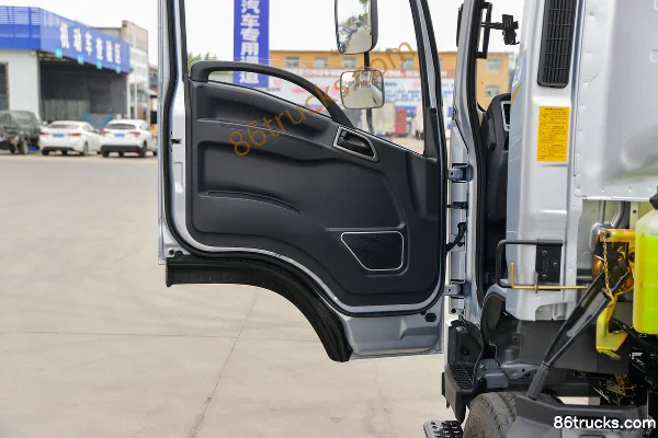 SHACMAN Commercial Vehicle Delong G1 2.5L Diesel 137 hp 4X2(6 wheels) Fast Gear 5-Speed 3.87m Semi-Row Stake Truck Cab (2) | 86Trucks