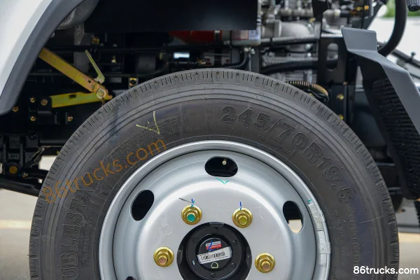 SHACMAN Commercial Vehicle Delong G1 2.5L Diesel 137 hp 4X2(6 wheels) Fast Gear 5-Speed 3.87m Semi-Row Stake Truck Chassis (2) | 86Trucks